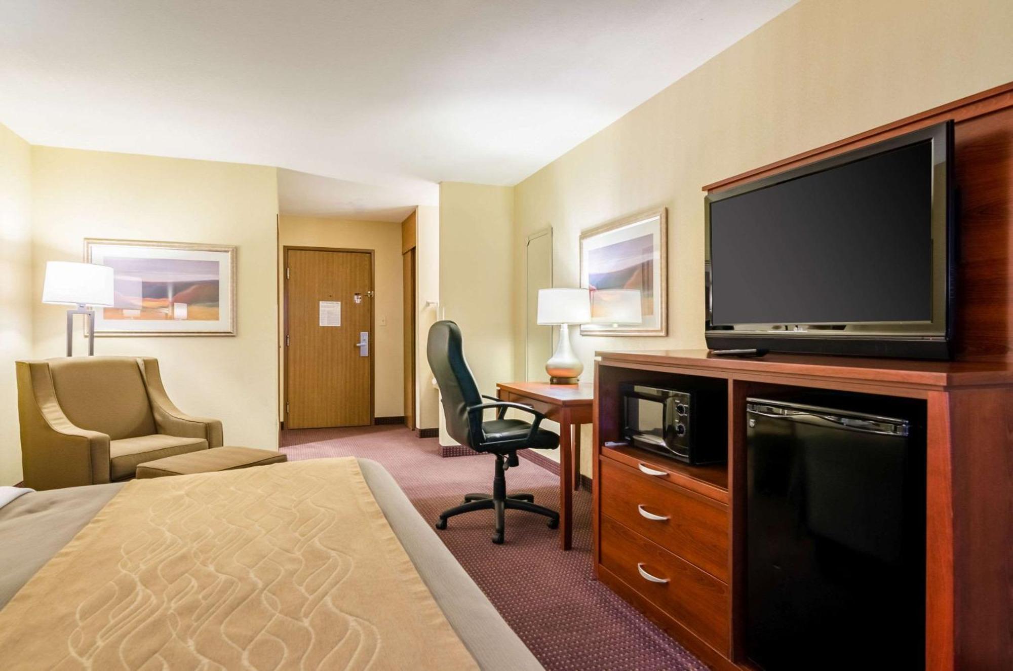 Comfort Inn Colby Exteriör bild