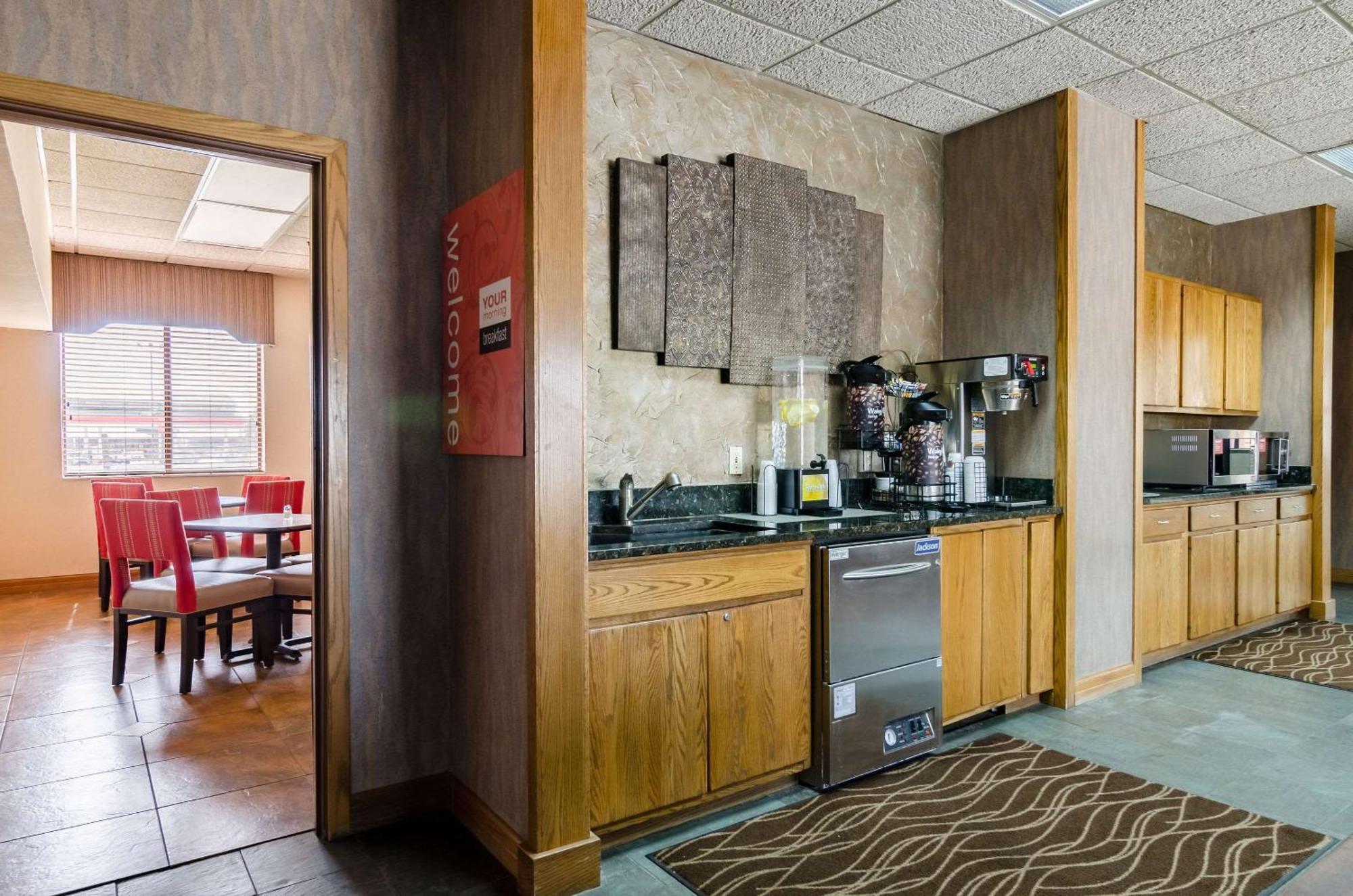 Comfort Inn Colby Exteriör bild
